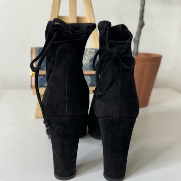 Stuart Weitzman Catch Tie-Back Suede Ankle
Boot Size 6.5 - Picture 7 of 14